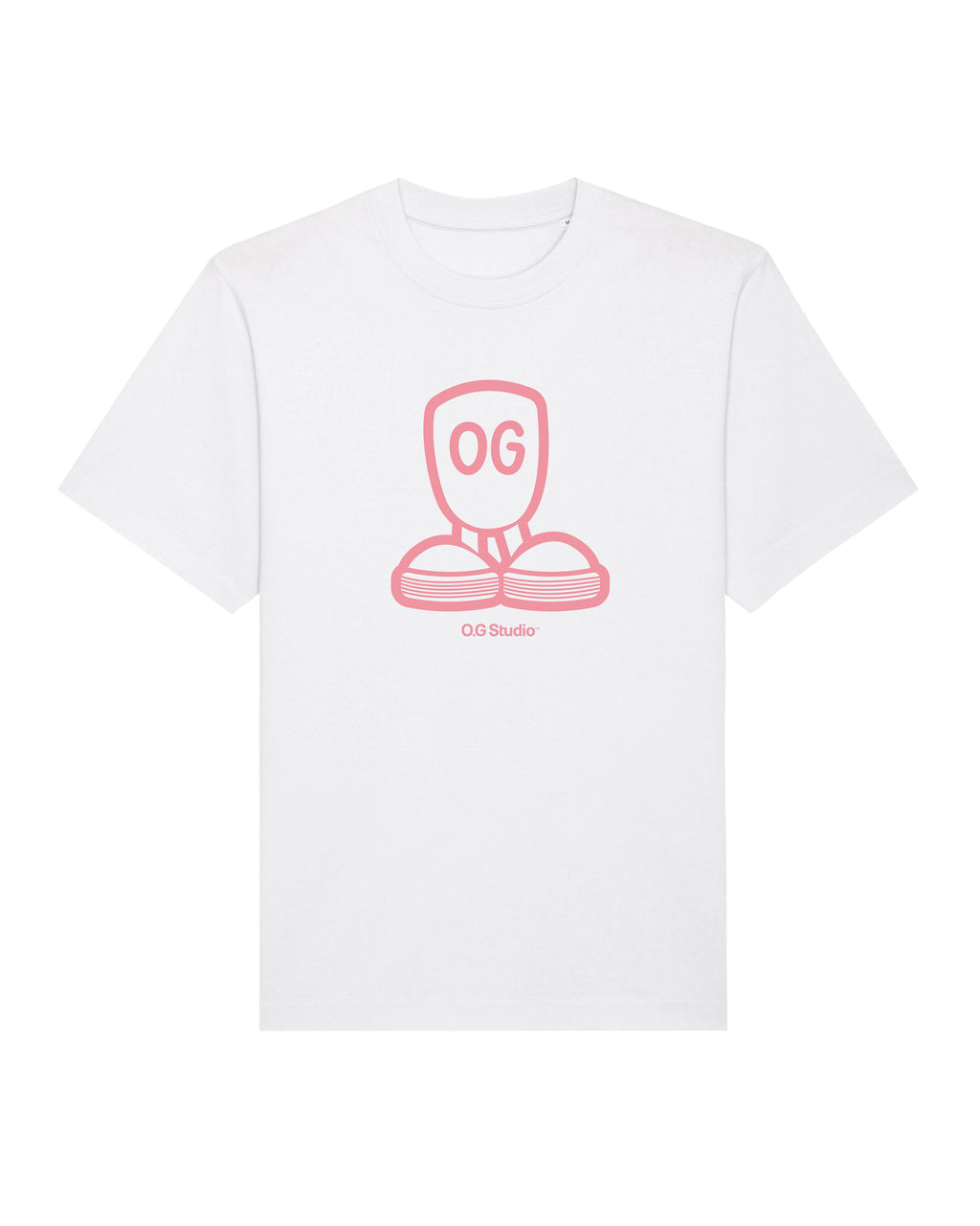 Hvid OG Studio™ T-shirt med stor, lyserød grafisk illustration og teksten "OG Studio" trykt på fronten. Designet er enkelt, legende og visuelt iøjnefaldende. T-shirten har rund hals og en klassisk pasform.